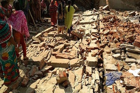 নারায়ণগঞ্জে দেয়াল ধ্বসে ৩ বোনসহ নিহত ৪